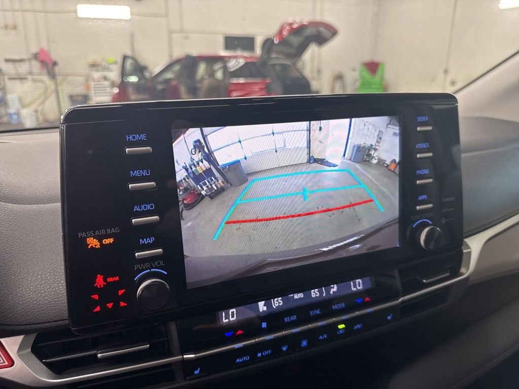 Used 2021 Toyota Sienna XLE FWD image 35
