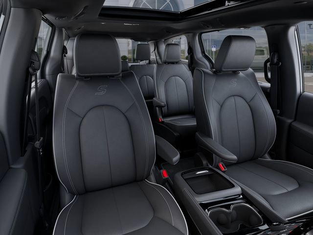 New 2026 Chrysler Pacifica Limited w/ Uconnect Theater Family Group image 16