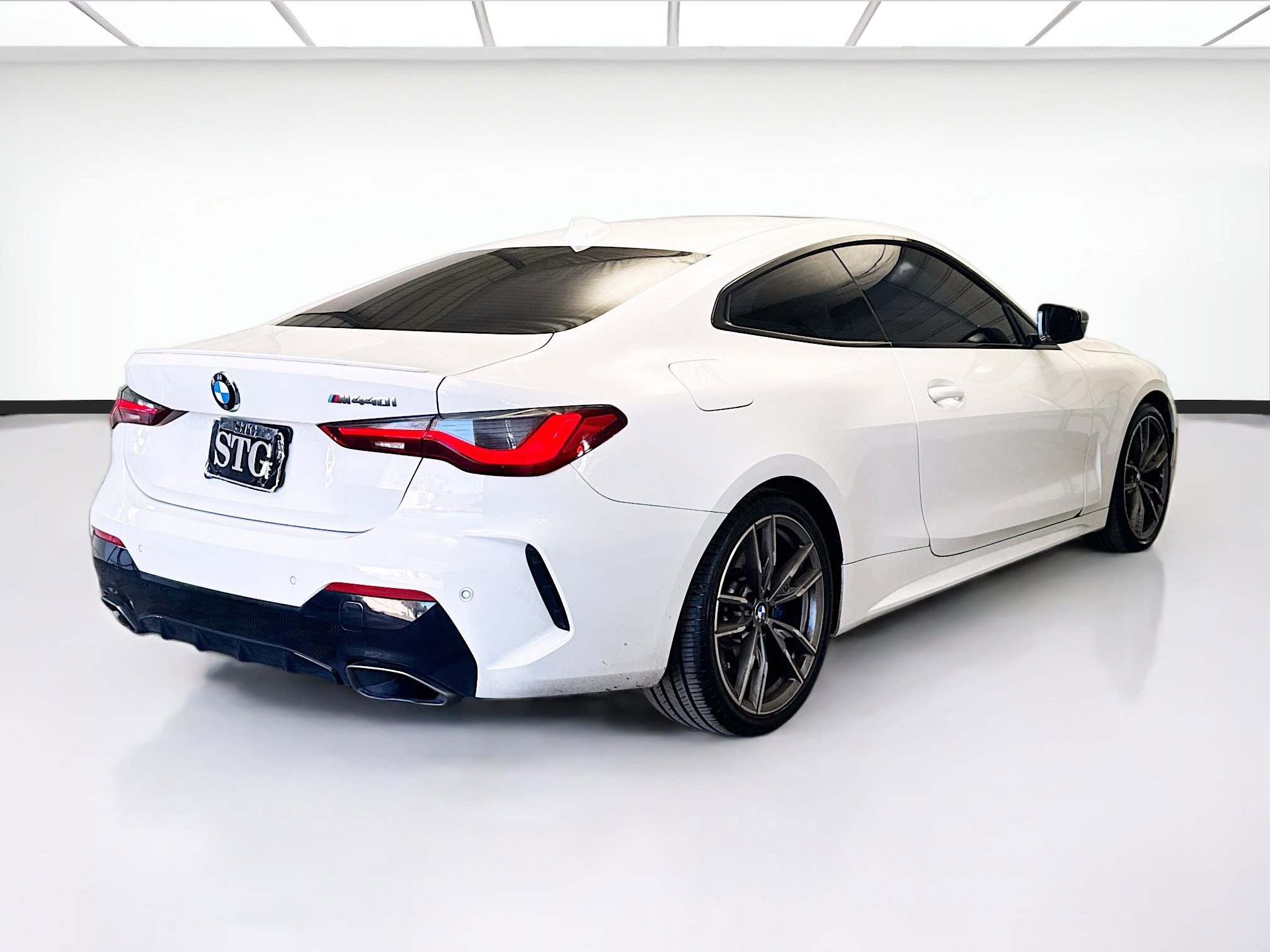 Used 2023 BMW M440i Coupe image 4