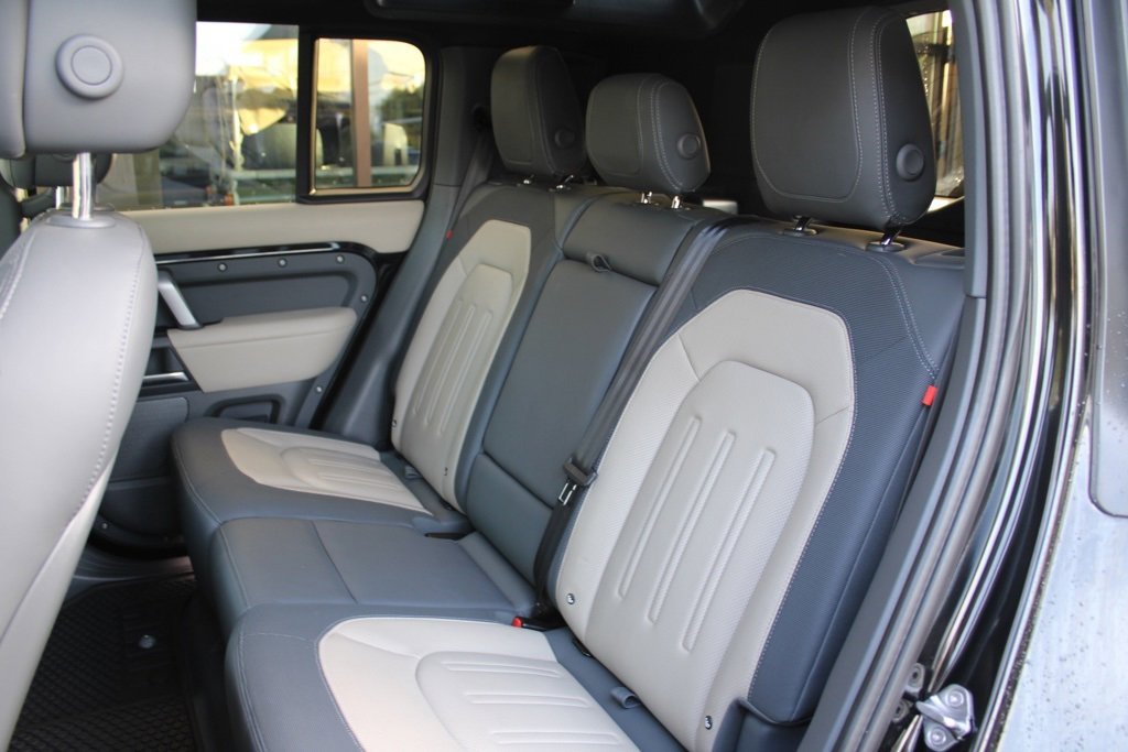 Used 2022 Land Rover Defender 110 X-Dynamic HSE image 35