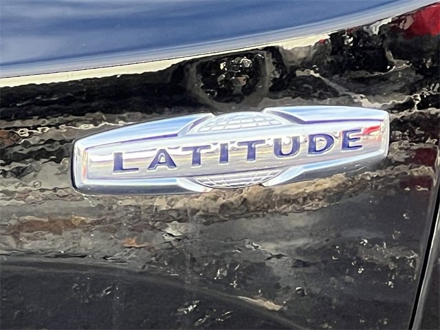 Certified 2022 Jeep Renegade Latitude w/ Convenience Group image 9