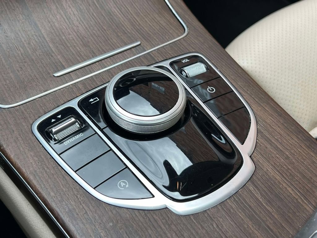 Used 2019 Mercedes-Benz C 300 4MATIC Sedan image 31