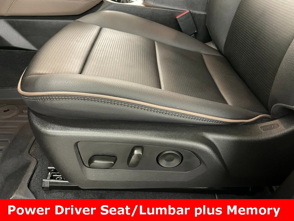 Used 2025 GMC Canyon Denali image 11