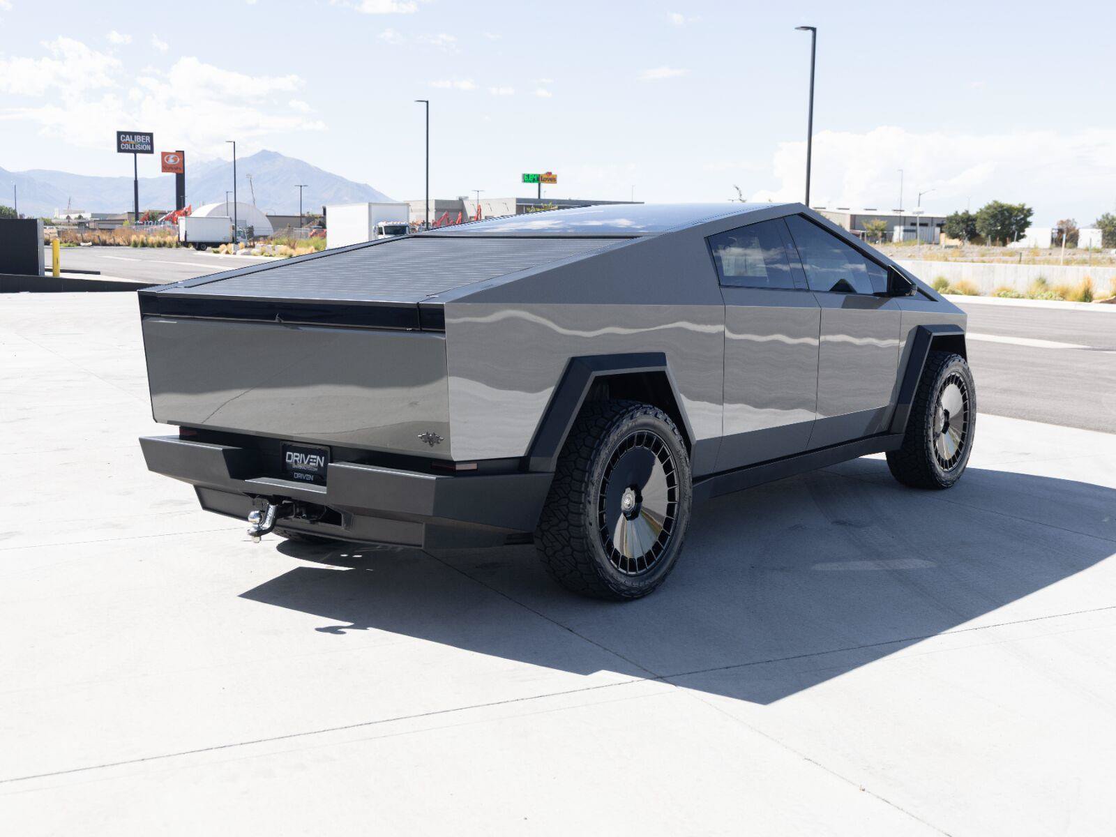 Used 2024 Tesla Cybertruck Cyberbeast AWD/4WD image 15