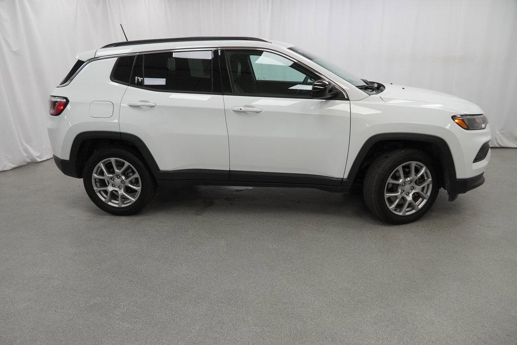 Certified 2024 Jeep Compass Latitude image 10