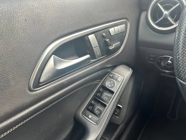 Used 2014 Mercedes-Benz CLA 250 image 31