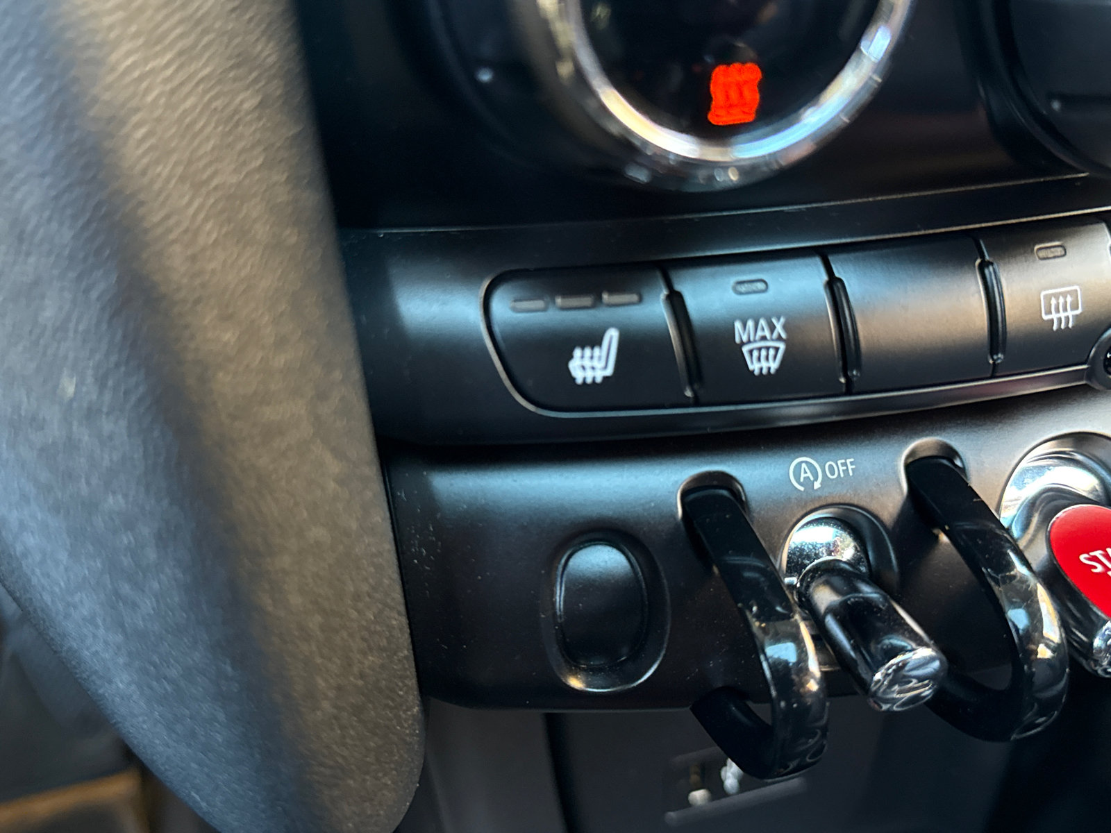 Used 2023 MINI Cooper 4-Door Hardtop FWD image 19
