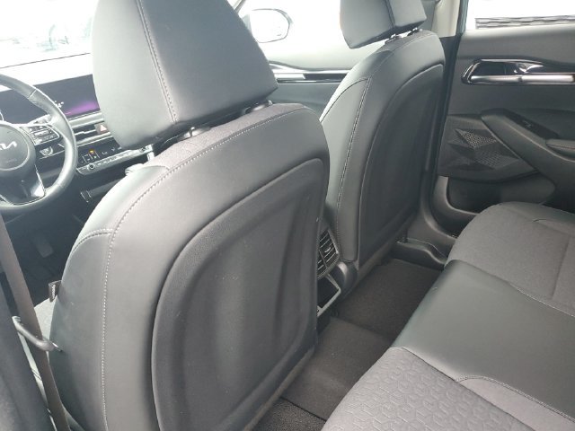Used 2024 Kia Seltos S FWD image 13