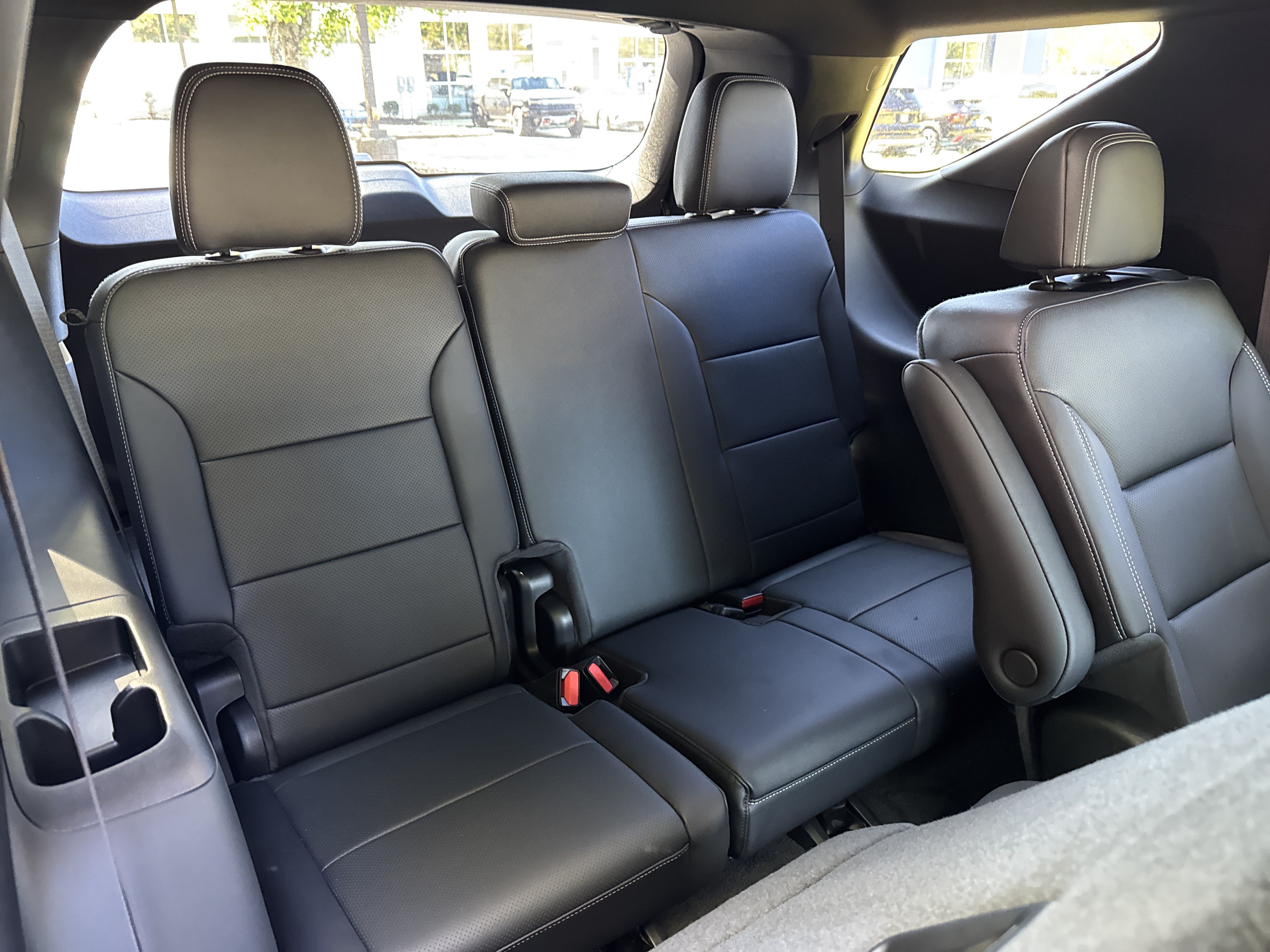 New 2027 Chevrolet Traverse LT w/ LPO, Floor Liner Package FWD image 16