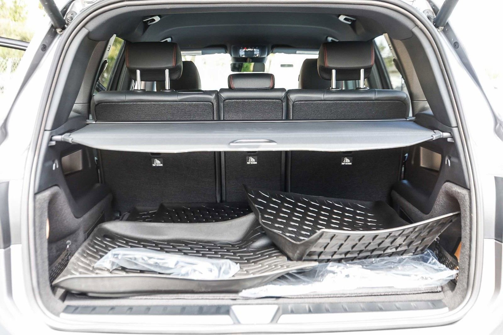 Used 2024 Mercedes-Benz EQB 300 4MATIC image 25