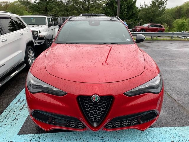 Used 2024 Alfa Romeo Stelvio Veloce AWD/4WD image 6