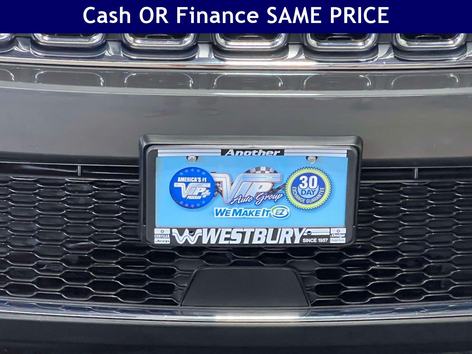 Used 2025 Jeep Grand Cherokee Laredo X w/ Luxury Tech Group I AWD/4WD image 13