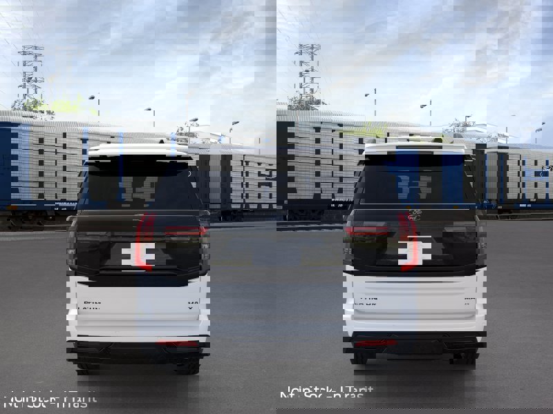 New 2026 Ford Expedition Max Platinum image 5