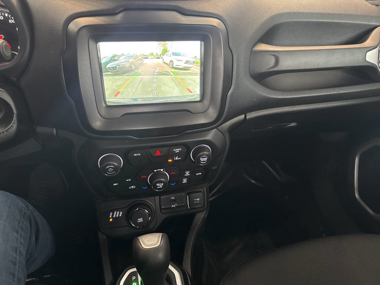 Used 2021 Jeep Renegade Latitude image 23