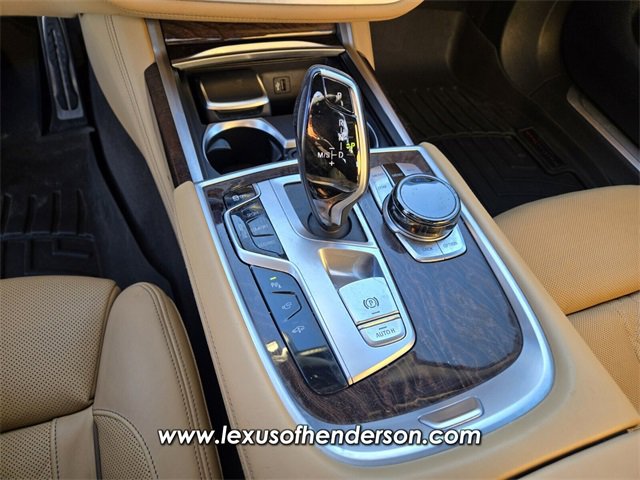 Used 2019 BMW 750i w/ Executive Package image 26