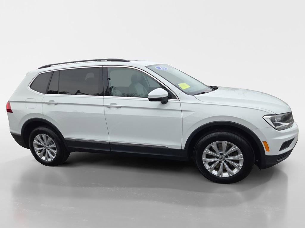 Used 2018 Volkswagen Tiguan SE w/ Panoramic Sunroof Package image 30