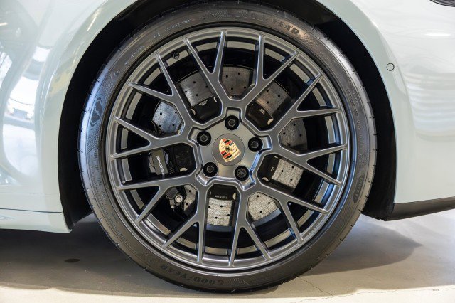 Used 2025 Porsche 911 Carrera GTS image 38