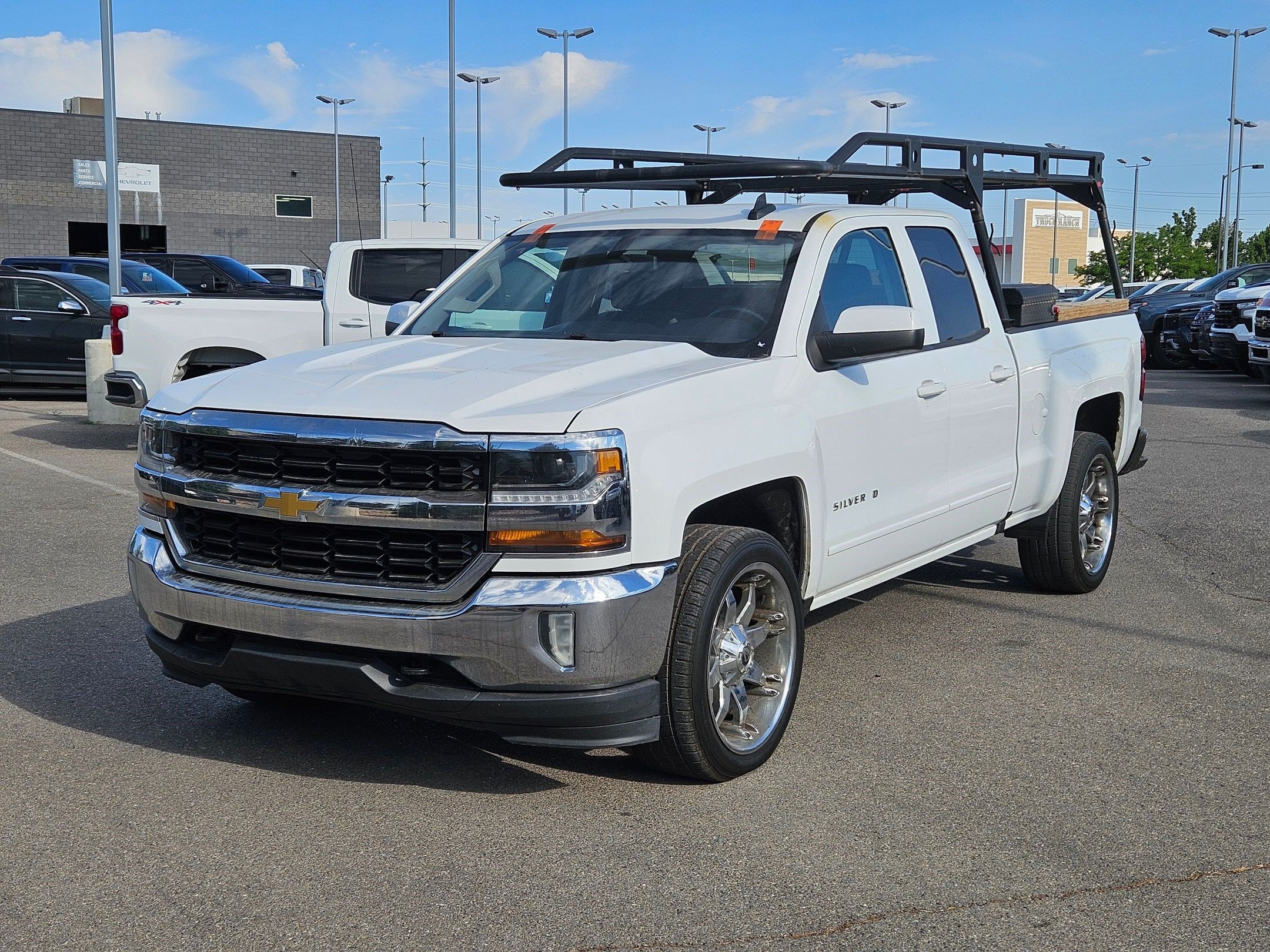 Used 2017 Chevrolet Silverado 1500 LT w/ All Star Edition AWD/4WD image 8