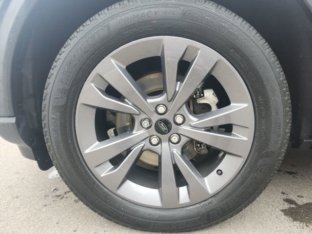 Used 2022 Ford Explorer XLT w/ Equipment Group 202A image 9