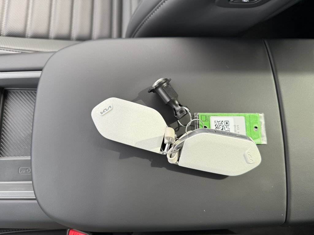 Certified 2024 Kia EV9 Land w/ Towing Package AWD/4WD image 37