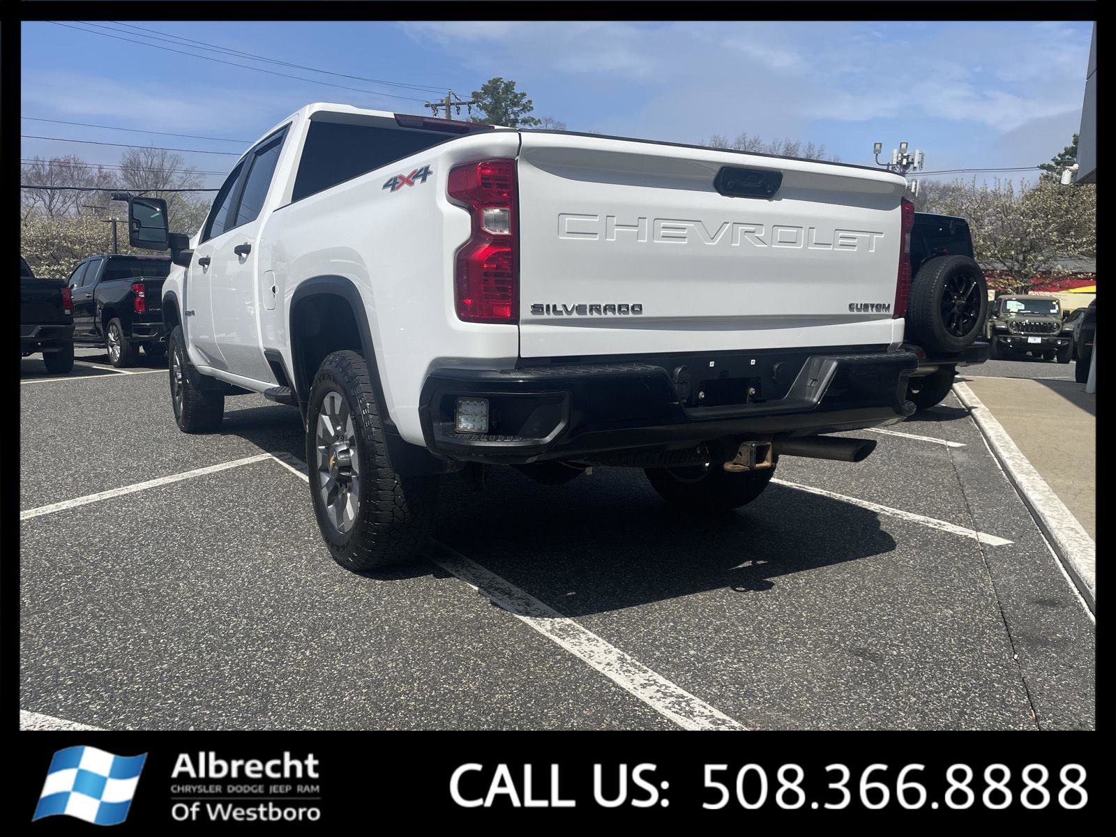 Used 2023 Chevrolet Silverado 2500 Custom w/ Custom Value Package image 3