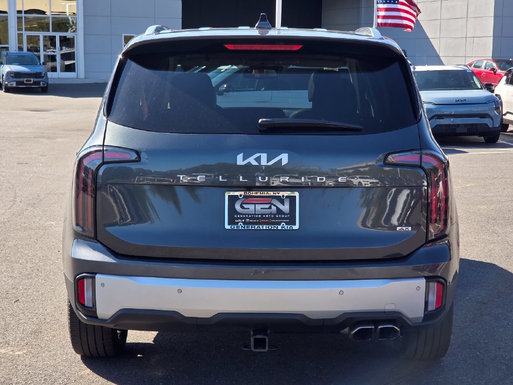 Used 2024 Kia Telluride EX w/ EX Captain's Chair Package AWD/4WD image 5