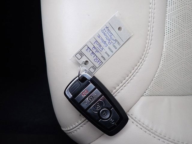 Used 2022 Ford Explorer Platinum w/ Technology Package AWD/4WD image 31