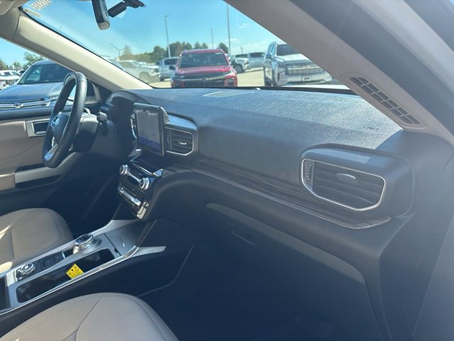 Used 2023 Ford Explorer Limited w/ Equipment Group 301A AWD/4WD image 24
