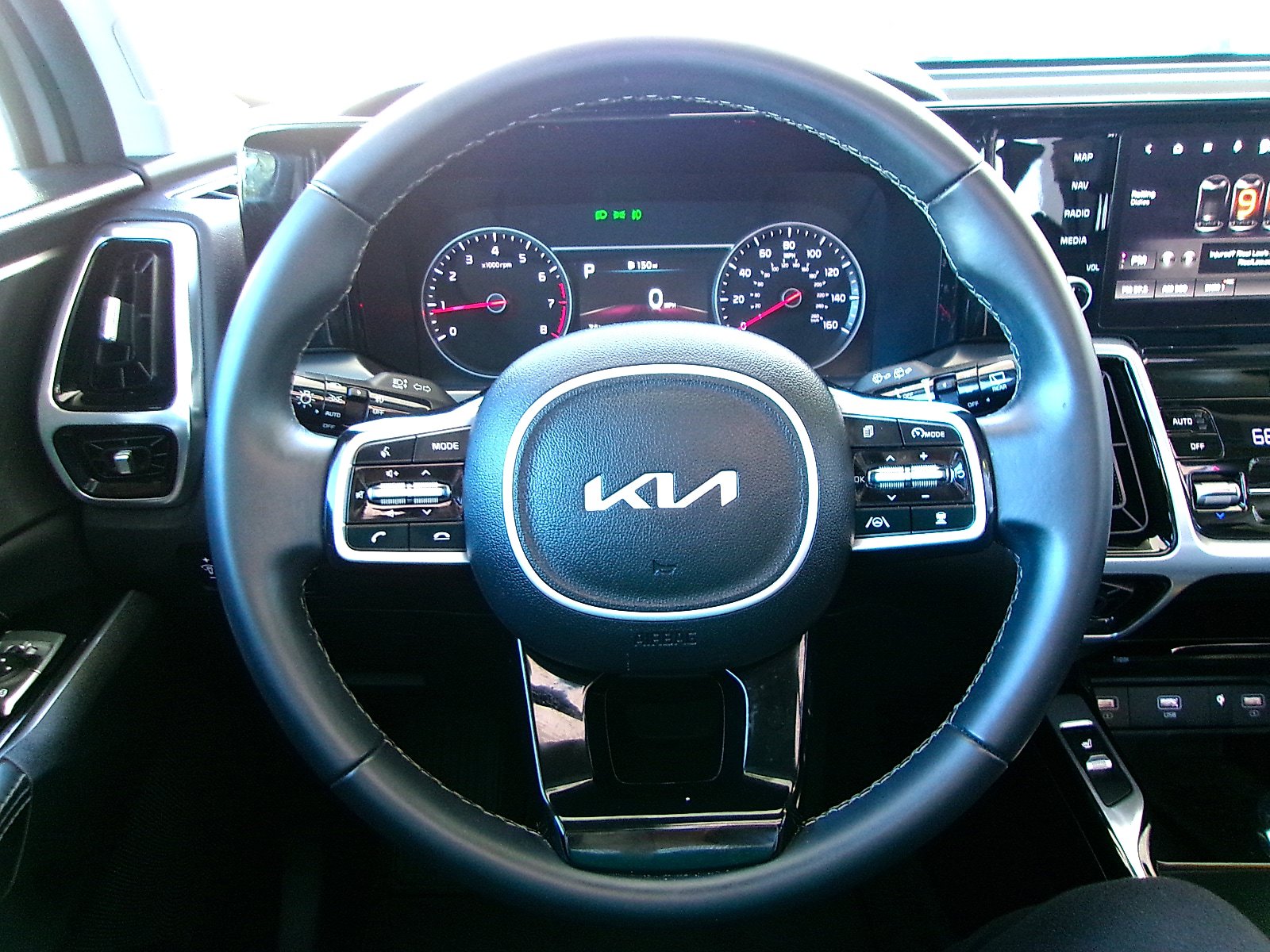 Used 2022 Kia Sorento SX FWD image 9