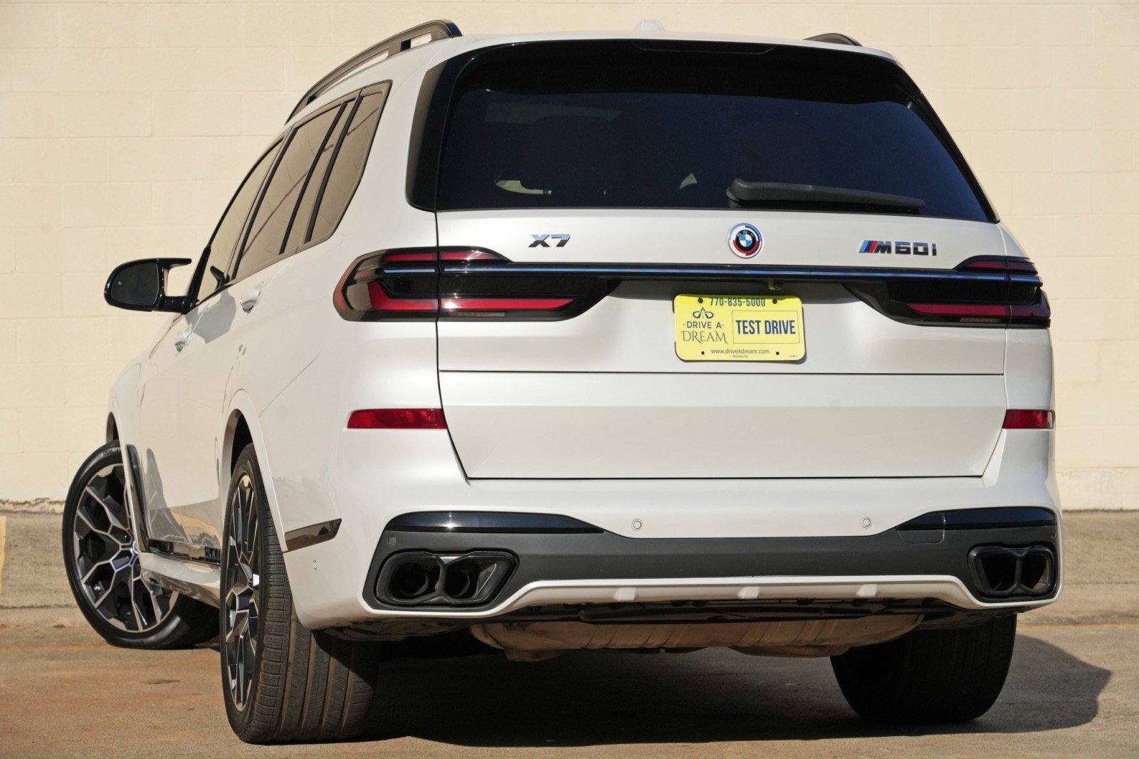 Used 2023 BMW X7 M60i w/ Climate Comfort Package AWD/4WD image 6