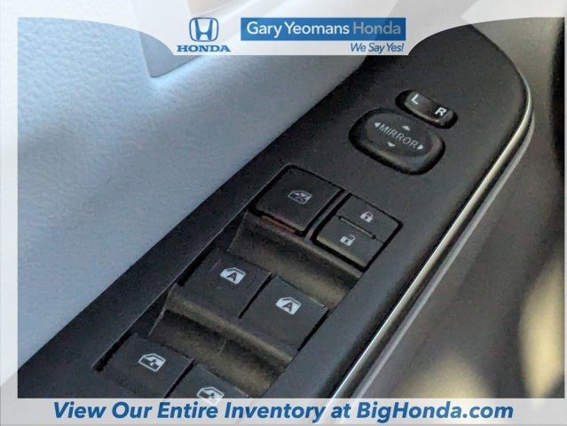 Used 2016 Toyota Camry SE image 19