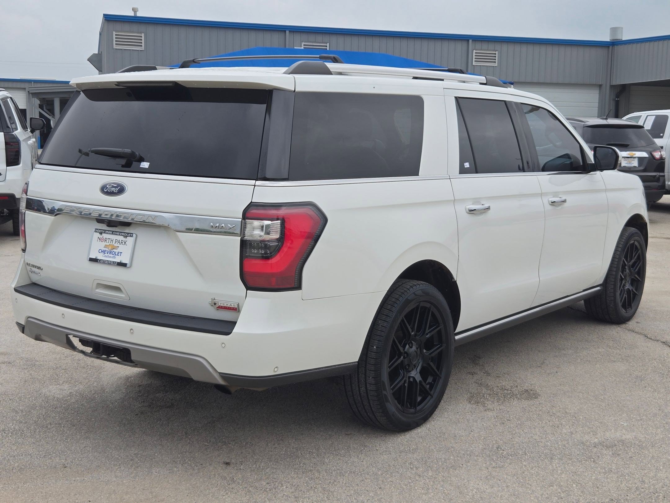 Used 2021 Ford Expedition Max Limited RWD image 3