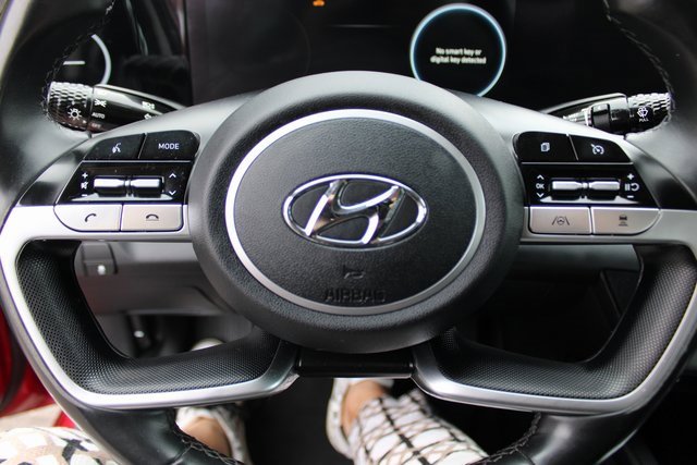 Used 2022 Hyundai Elantra Limited image 13