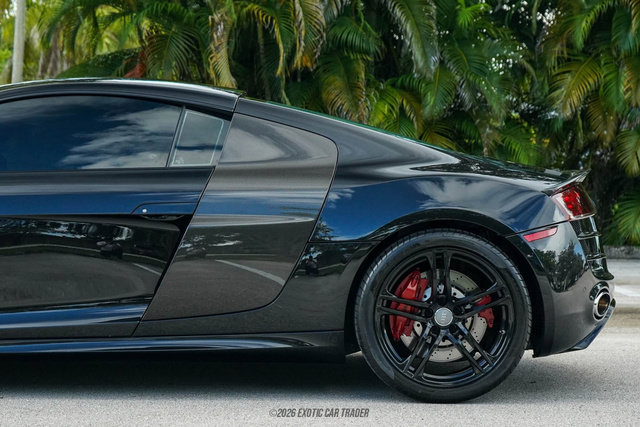 Used 2011 Audi R8 V10 AWD/4WD image 5
