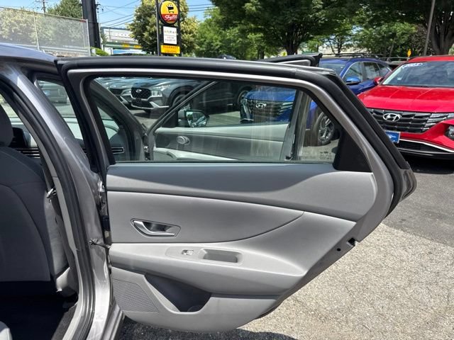 Used 2024 Hyundai Elantra SEL FWD image 32