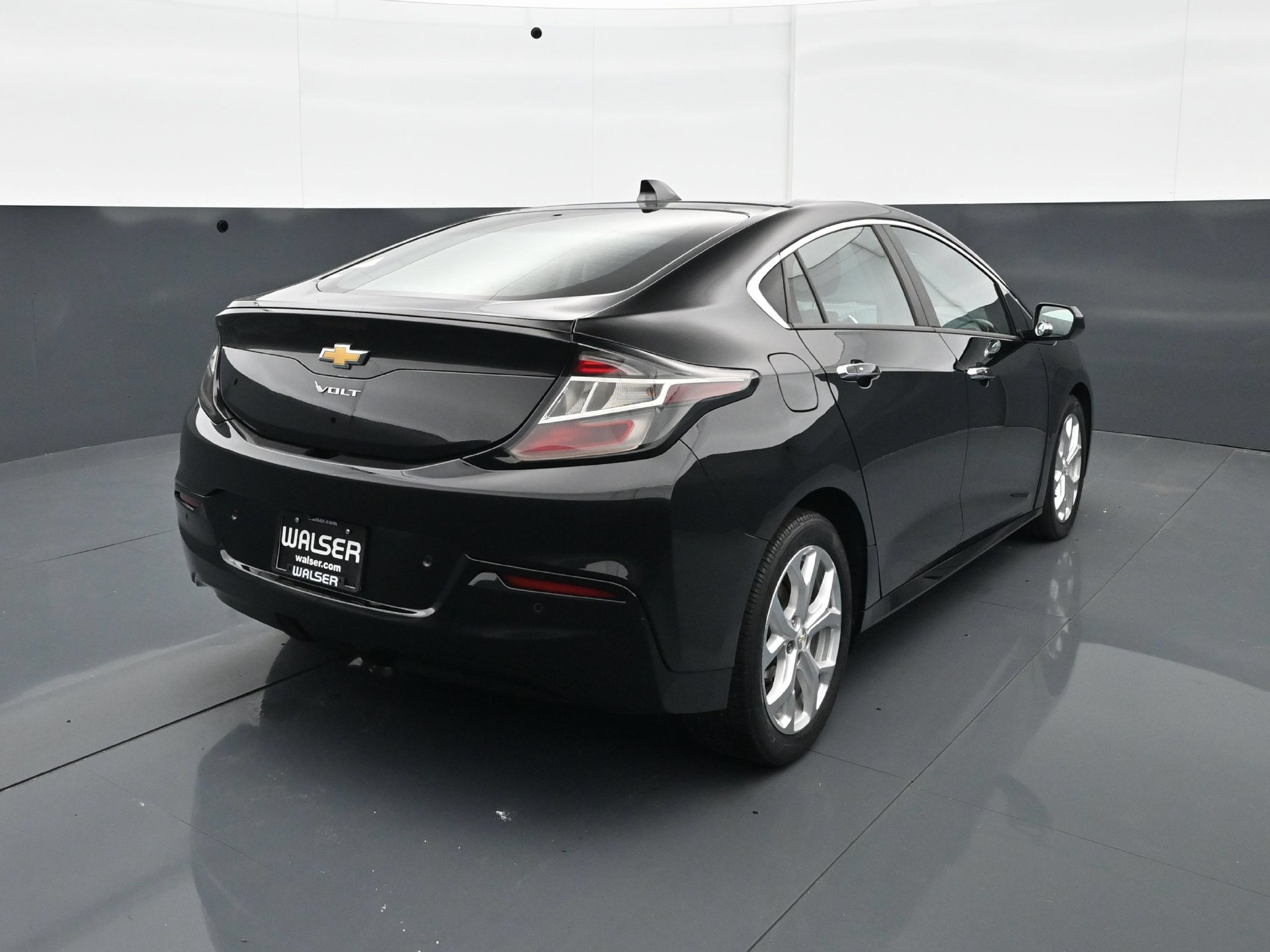 Used 2017 Chevrolet Volt Premier FWD image 6