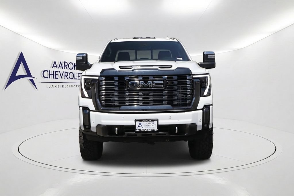 Used 2024 GMC Sierra 3500 Denali Ultimate AWD/4WD image 2