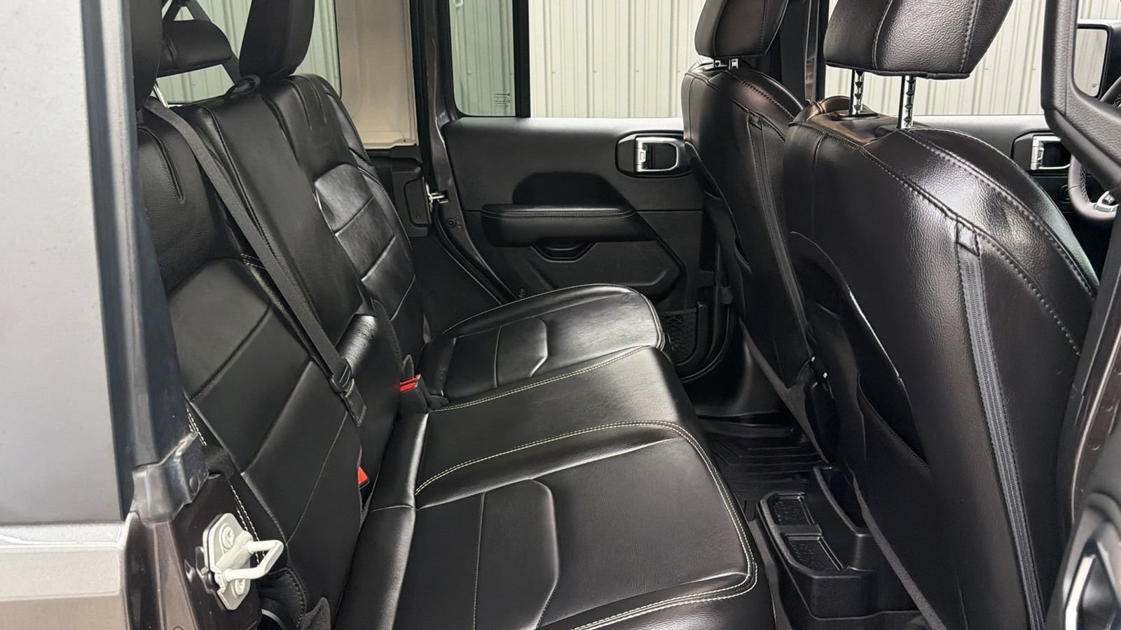 Used 2023 Jeep Wrangler Unlimited Sahara w/ Cold Weather Group AWD/4WD image 36