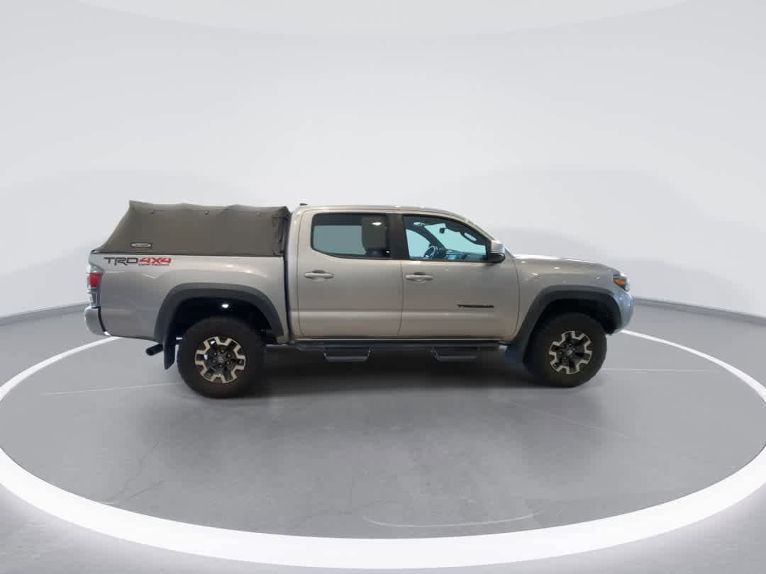 Certified 2020 Toyota Tacoma TRD Off-Road w/ TRD Premium Off Road Package AWD/4WD image 9