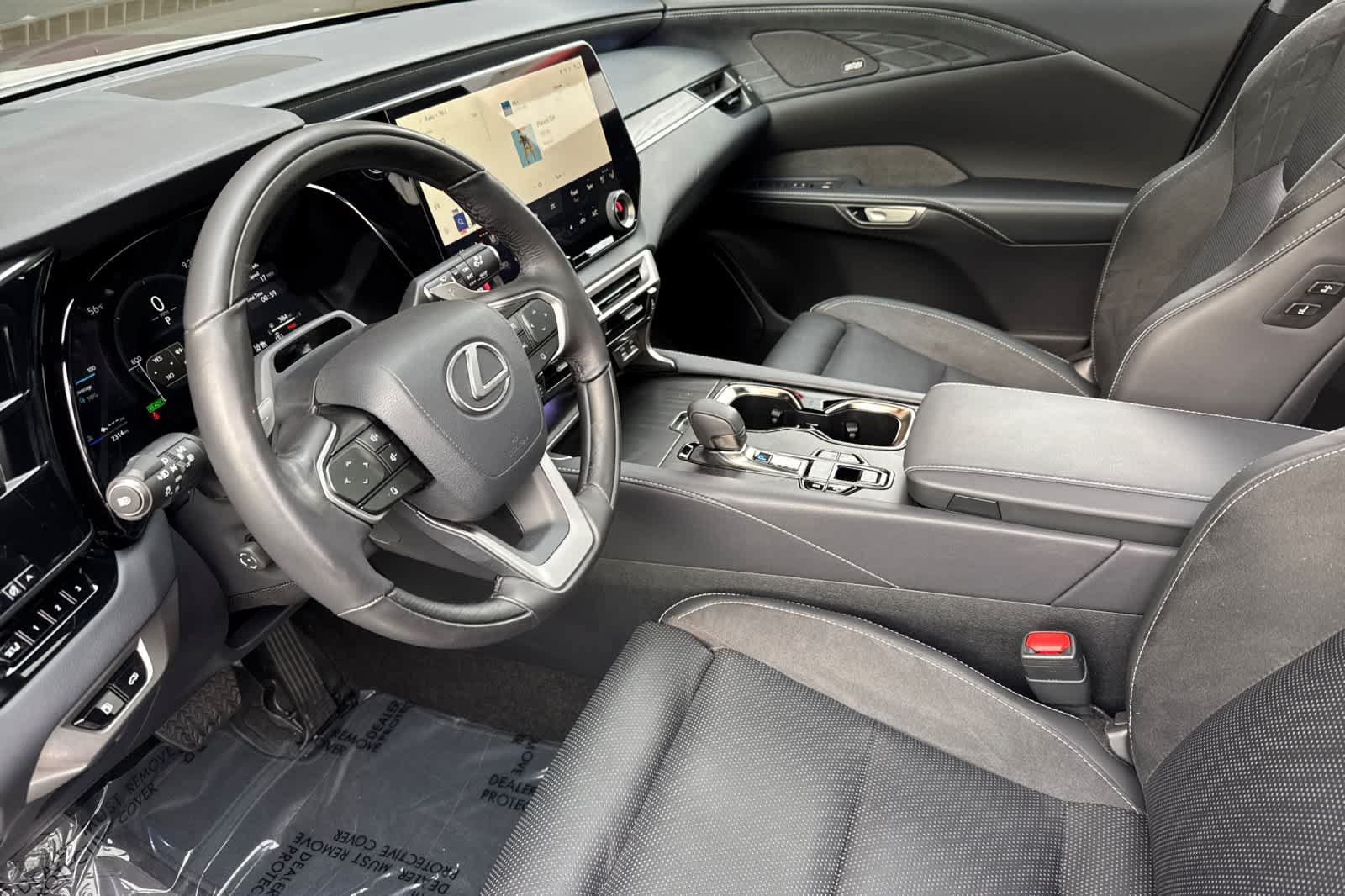 Certified 2025 Lexus RX 450h AWD w/ Luxury Package image 11