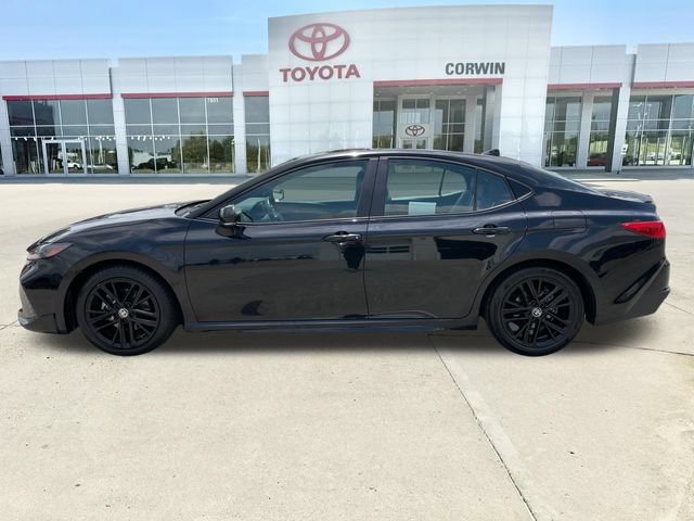 Used 2025 Toyota Camry SE FWD image 2