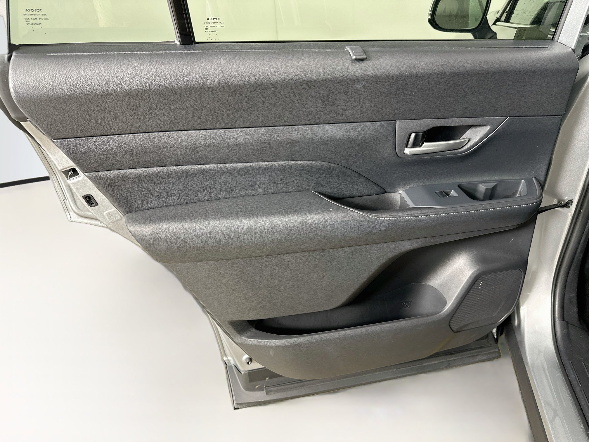 Used 2025 Toyota Grand Highlander AWD image 26