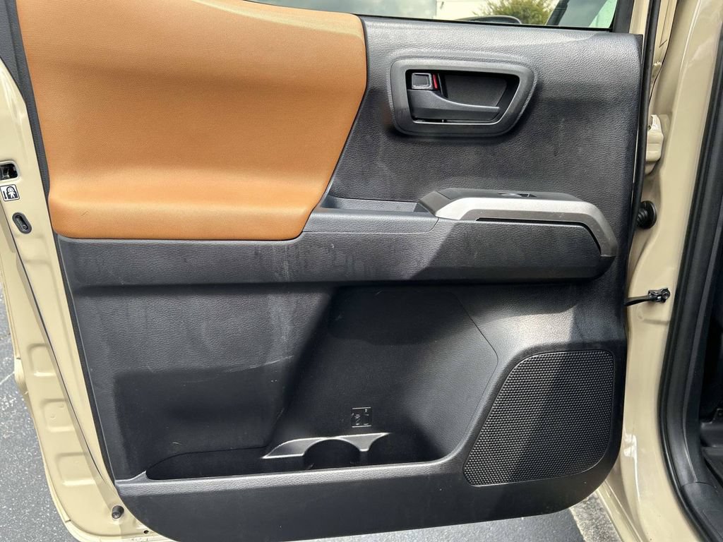 Used 2019 Toyota Tacoma SR5 RWD image 12