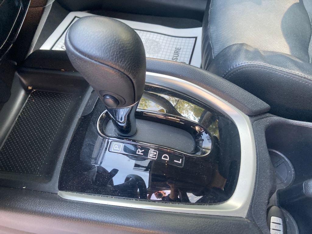 Used 2016 Nissan Rogue SL w/ SL Premium Package image 28