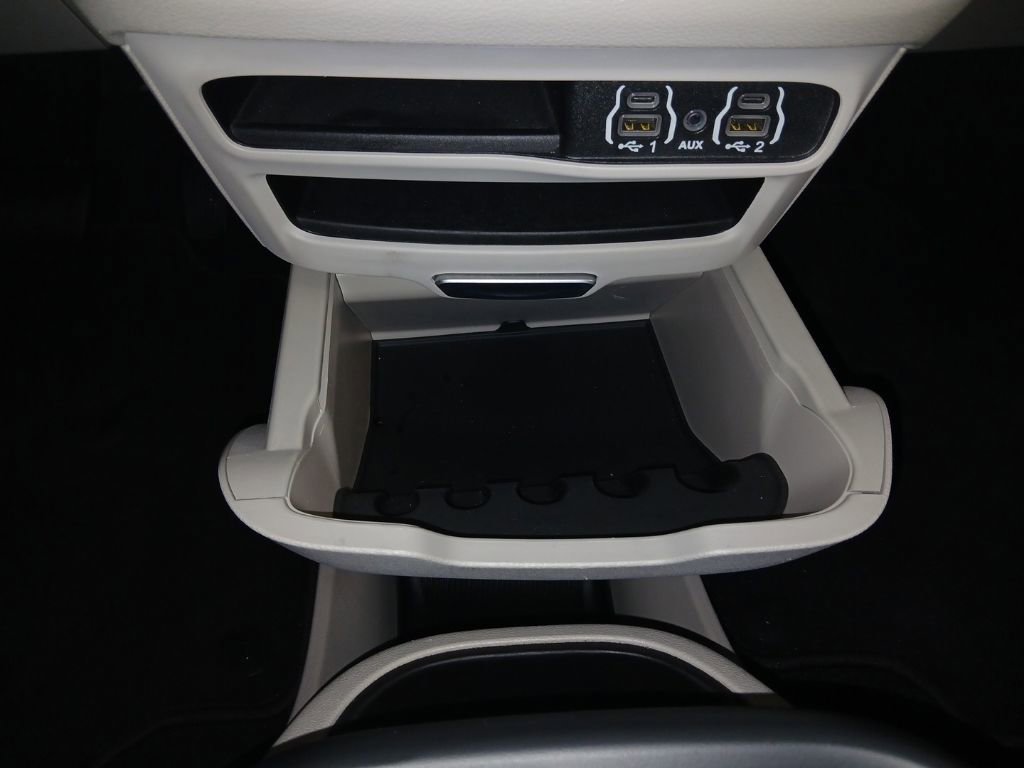 Used 2024 Chrysler Pacifica Touring-L FWD image 22