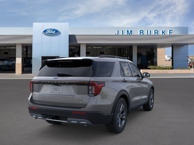 New 2026 Ford Explorer Active w/ Active Comfort Package image 8