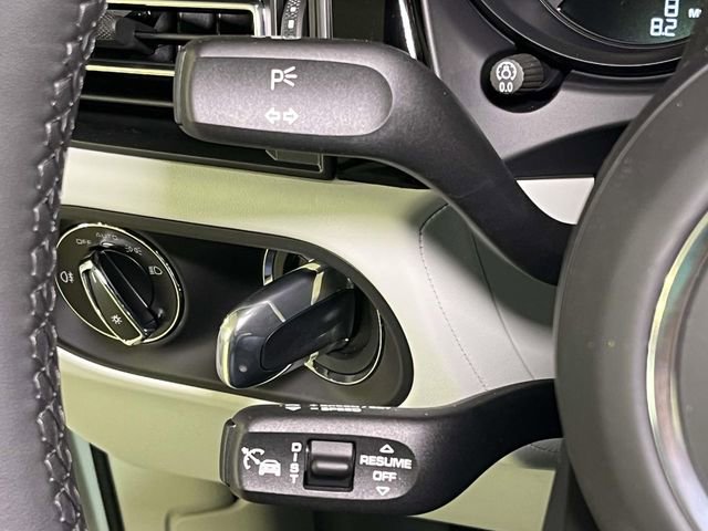 New 2026 Porsche Macan AWD/4WD image 40