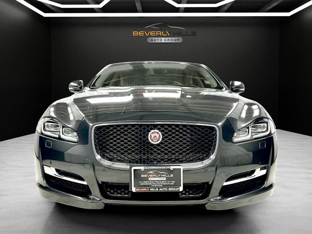 Used 2016 Jaguar XJ R-Sport AWD/4WD image 8