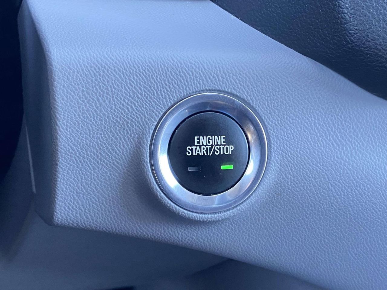 Used 2023 GMC Terrain SLT image 22