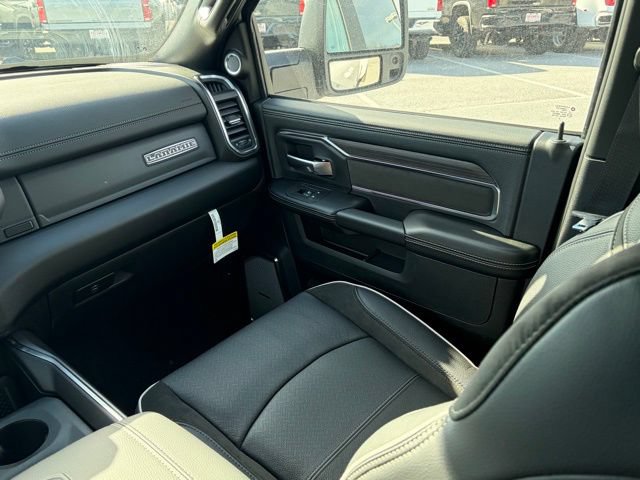New 2026 RAM 3500 Laramie AWD/4WD image 37